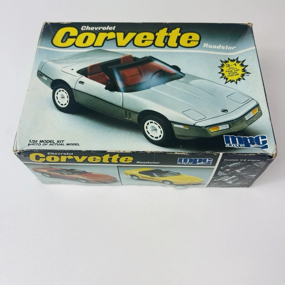 MPC 1:25 scale Chevrolet Corvette Roadster Plastic Model Kit #6213